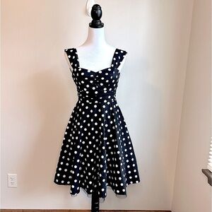 Hot Topic Black with White Polka Dot Swing Dress Size XS  *Like New* 🖤